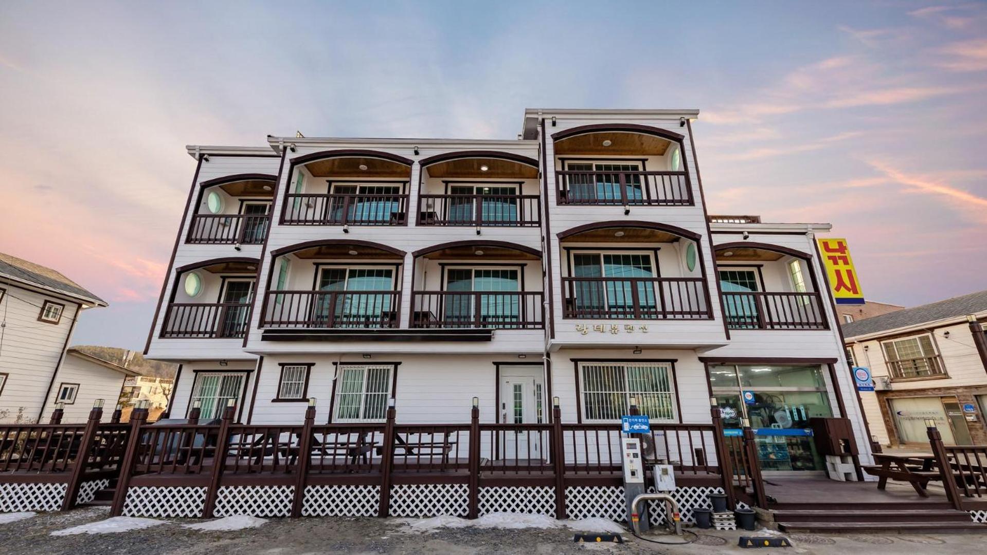 Taean Hagampo Rendezvous Pension Екстер'єр фото